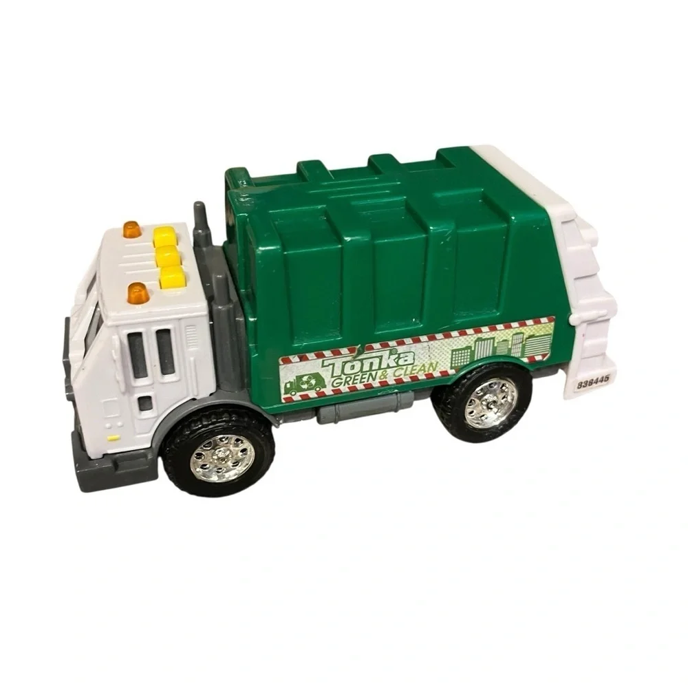 2015 Tonka Hasbro Funrise Green & Clean Recycle garbage trash Truck